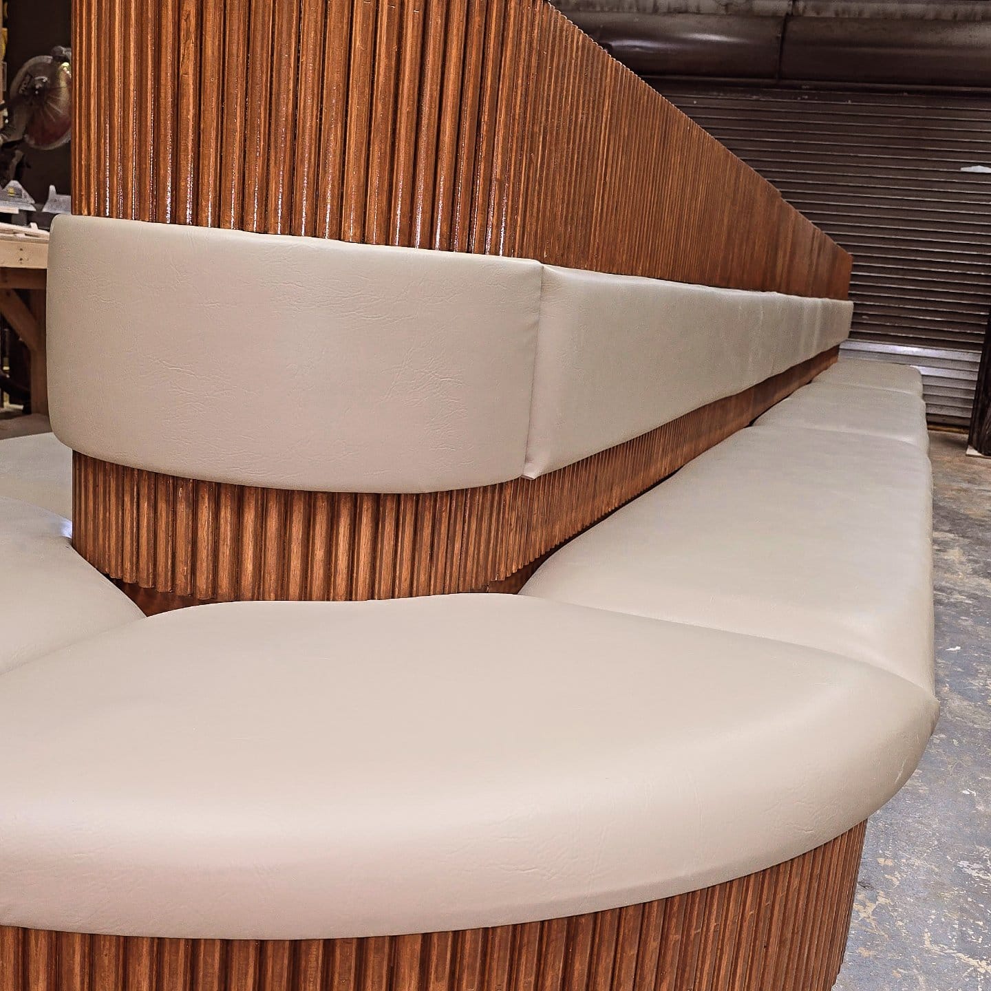 Curved Banquette (Reeded Round Banquette)